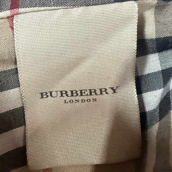 Burberry Carmen Black Coat - Picture 10 of 12